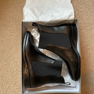 Everlane Black Square Toe Chelsea Boots (size 8)